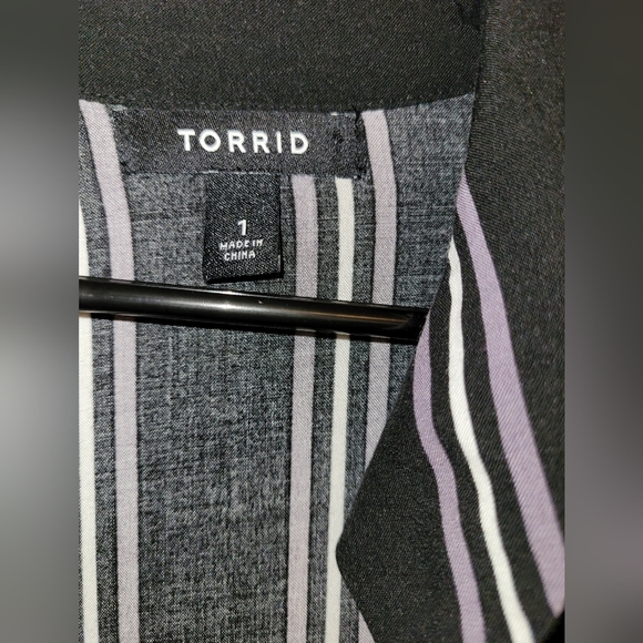 Torrid Duster, Torrid size 1 - Picture 3 of 4